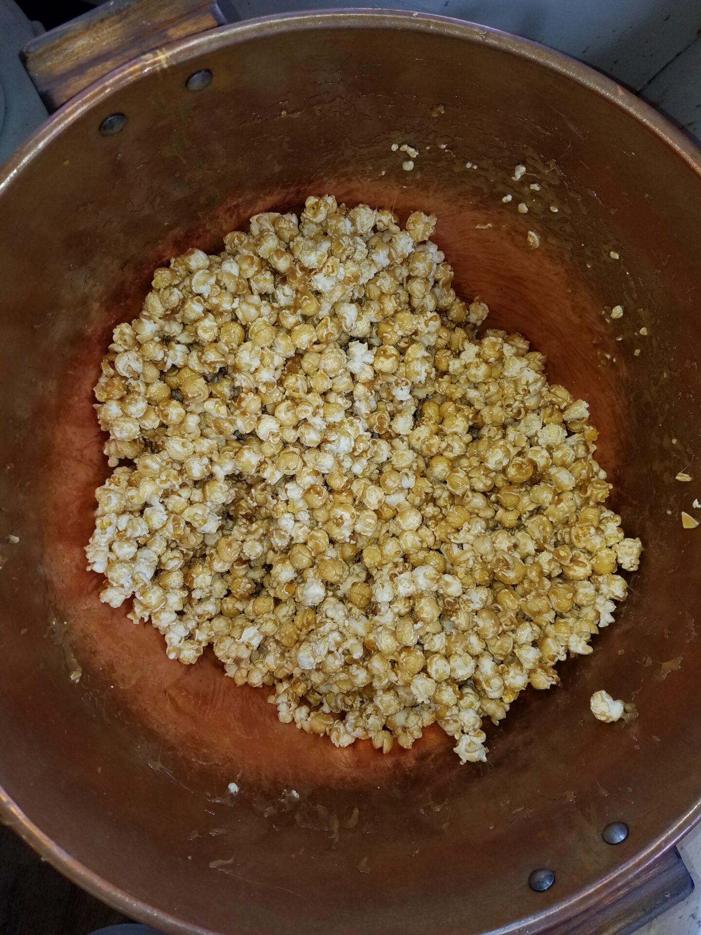 Popcorn in caramel Popcorn in caramel